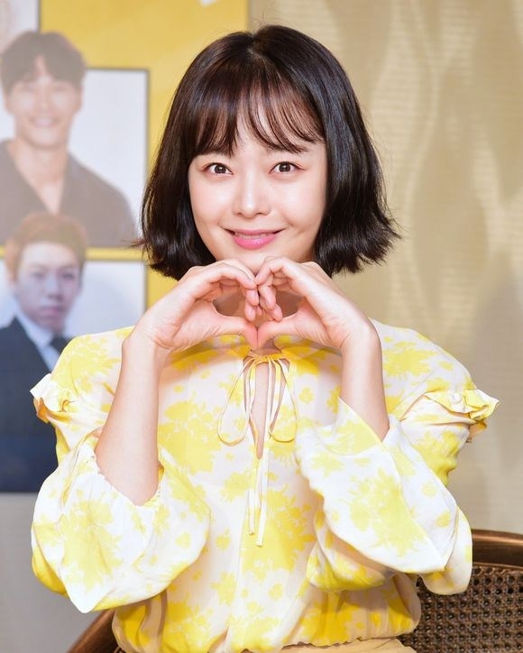 runningman台湾见面会赚8亿,八人又唱又跳,还一起吃臭豆腐!