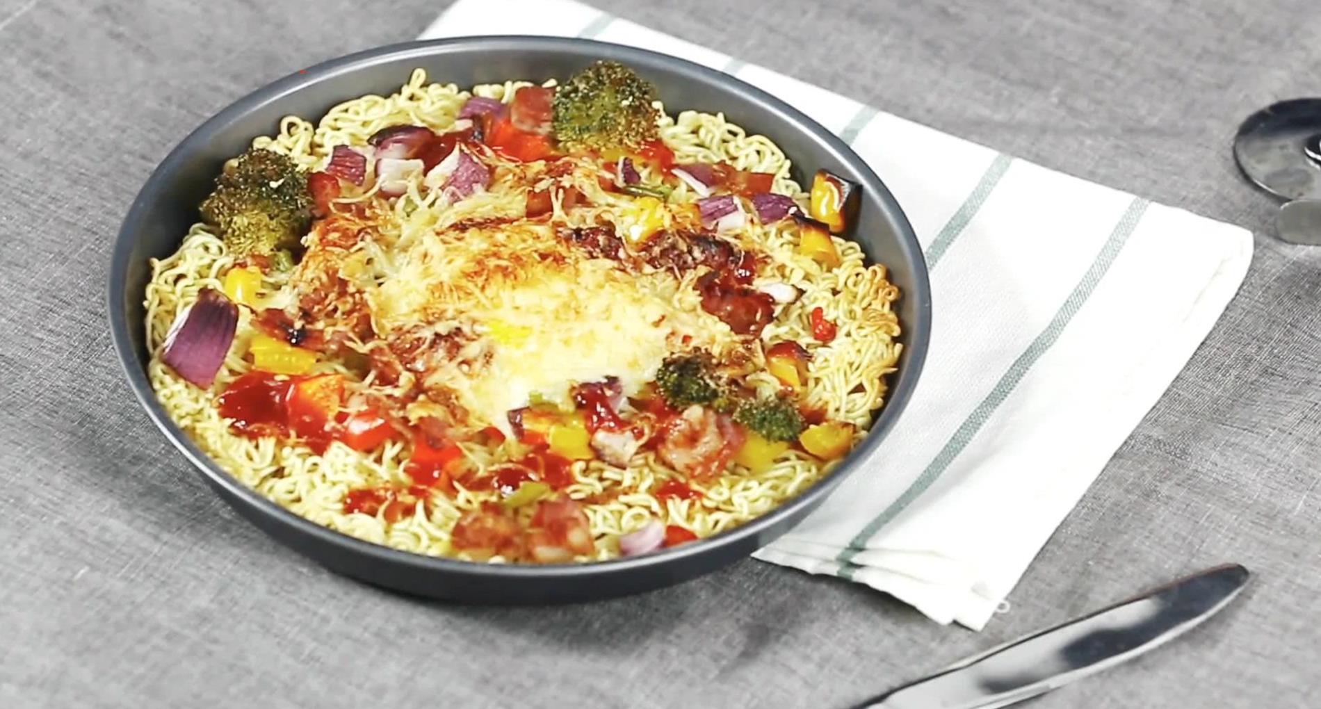 又美又好看的方便面彩虹披萨