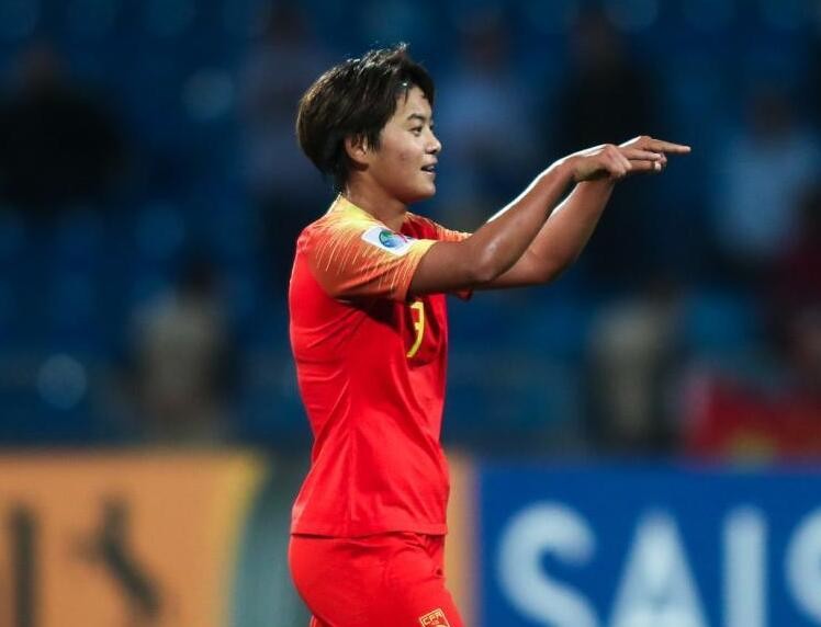 王霜处子秀上演世界波 欧冠首秀主罚定位球 送神助