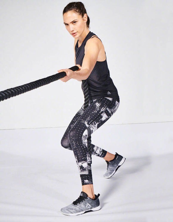 盖尔加朵千万代言锐步神奇女侠引领健身运动风潮