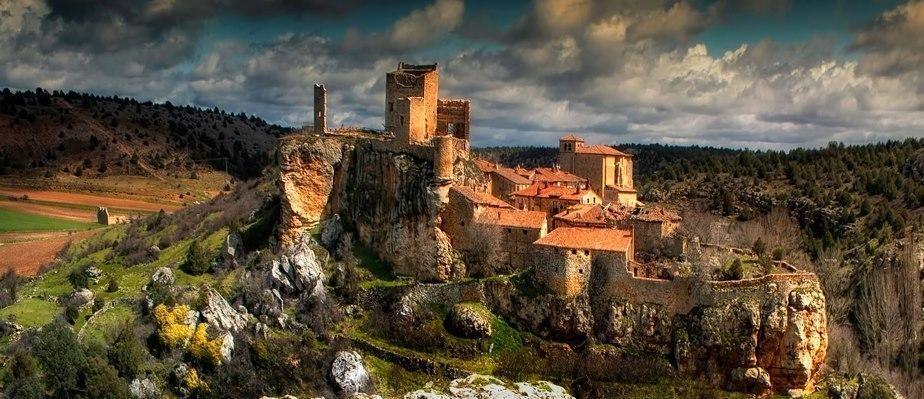 完好保留的古代遗迹,城墙或者城堡,能让你眨眼间穿越回中世纪!