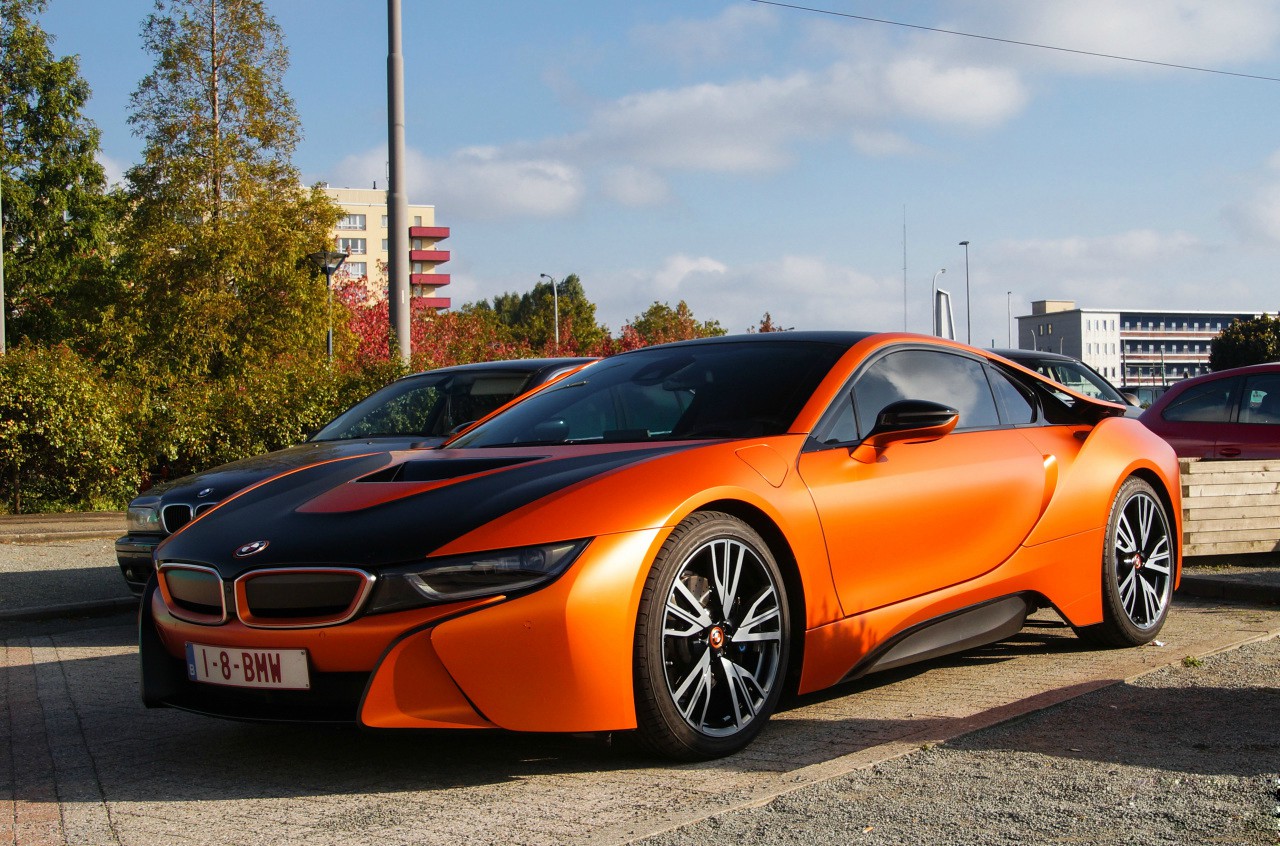 哑光橙宝马bmwi8