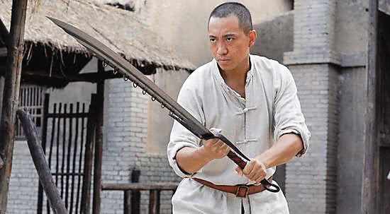 作为中国八路军最常用的冷兵器,大刀是极其具有传奇色彩的,因为当时