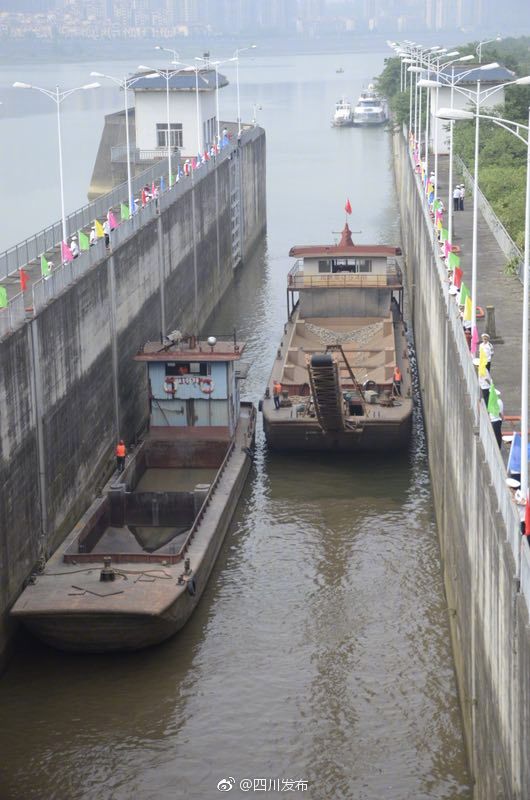 高级航道来了:嘉陵江南充段九级航电枢纽船闸今起通畅运行
