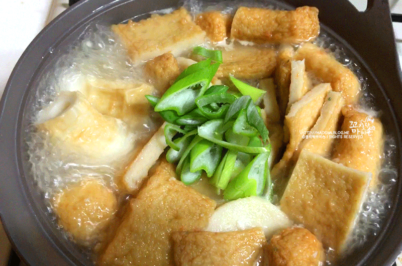 咕嘟咕嘟煮着的鱼饼汤,你也喜欢吗?