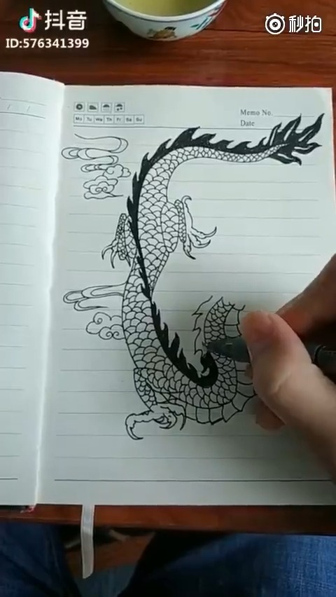 龙身画的真不错,这个龙头画的也是没谁了