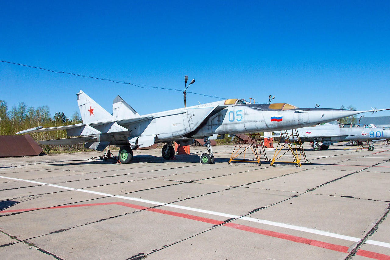 冷战中悬在西方人头顶的梦魇米格-25截击机|冷战|截击机|梦魇_新浪新