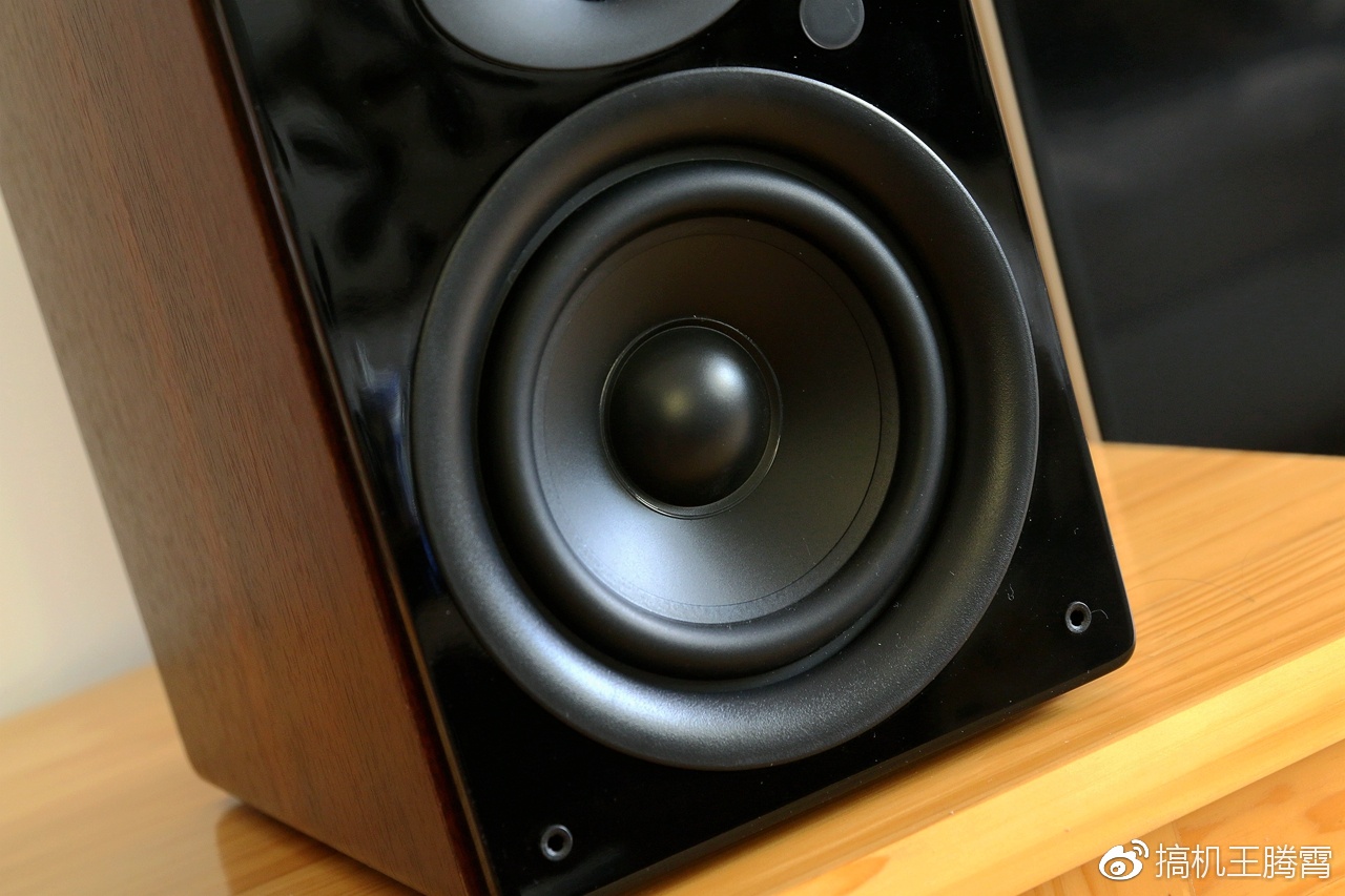 品质与音质同在,惠威d1080mkii 或是一台你值得拥有的电脑音箱!