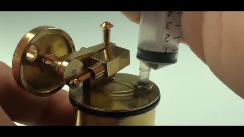 自制超迷你的蒸汽机,这手艺绝了