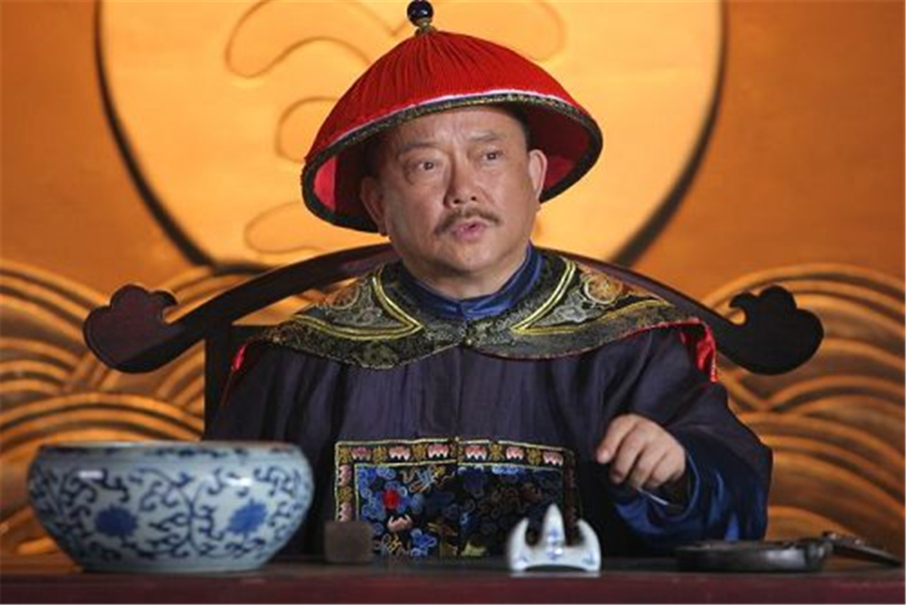 你以为和珅是中国历史第一大贪?其实和珅只是为乾隆背黑锅|贪官|和珅|白银_新浪新闻