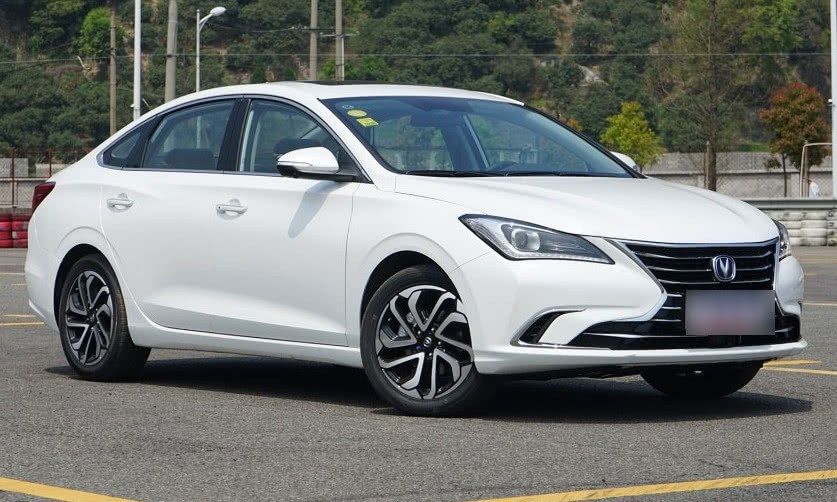 23日 百度百科参考报价这辆车采用全铝直列四缸发动机,排气量为1598cc