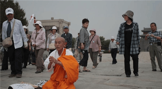 正文  6/21他说死后甘愿将骨灰撒在这片土地任人践踏.