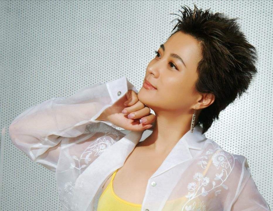 李玲玉年轻的时候美若天仙,喜欢她的举个手