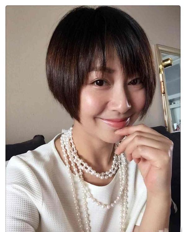 她最火的时候嫁给张卫健, 但现在却胖成了这样!