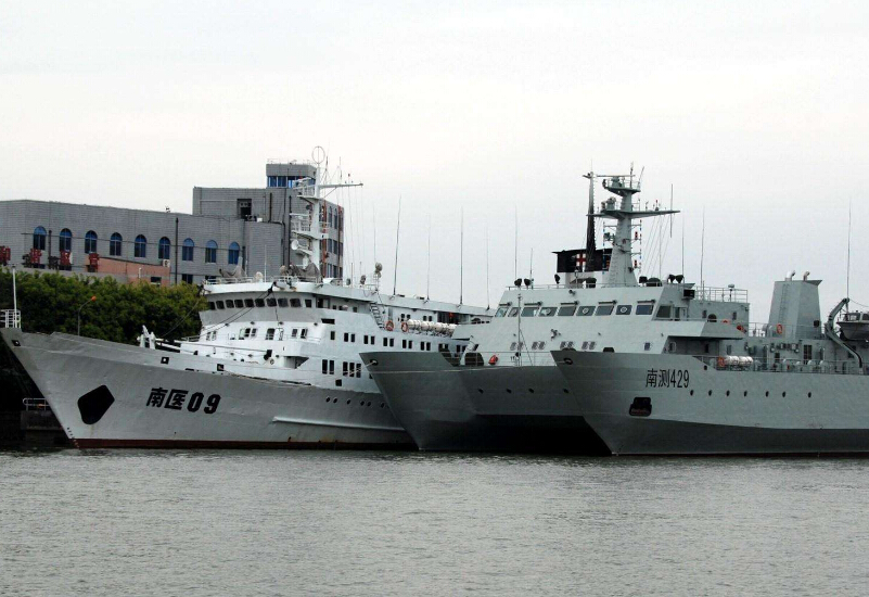 一款神秘装备提前下水,比航母海试还要早,可探测数百米外潜艇