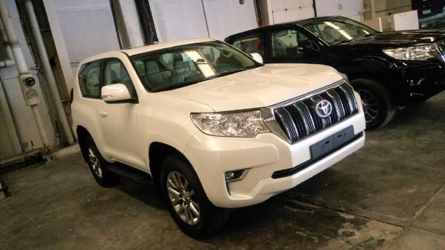 18最新款即将到港 中东丰田霸道2700三门版