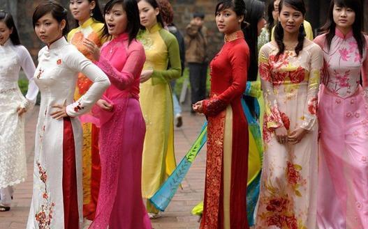 奥黛,类似于中国旗袍的越南的传统服装,奥黛是越南的民族传统服装,被