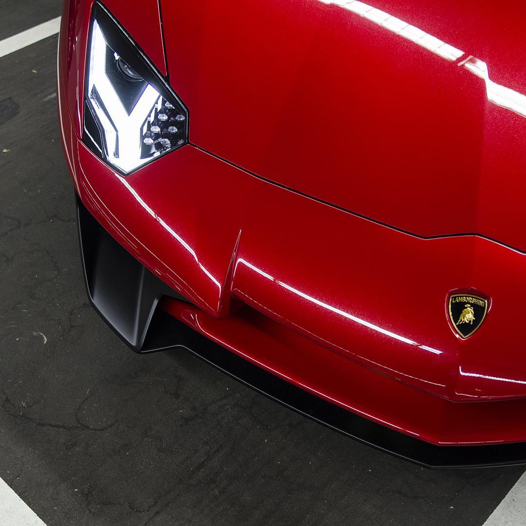 红色兰博基尼aventador sv