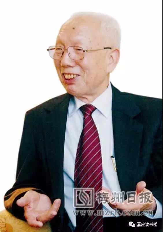 社会荣誉:1994年南京紫金山天文台将2886号小行星命名为"田家炳星"