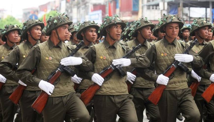 越南士兵正步阅兵是什么样的?给人感觉就是有气无力