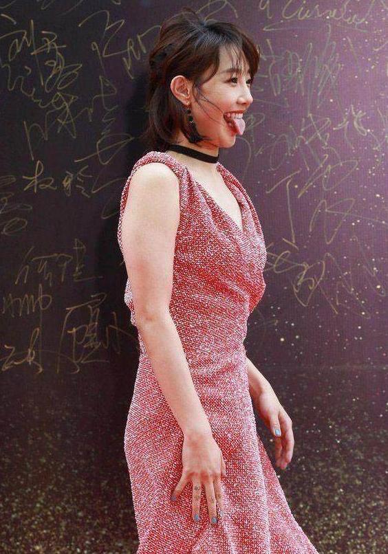 白百何胖了20斤之后,颜值和衣品都被毁得很彻底