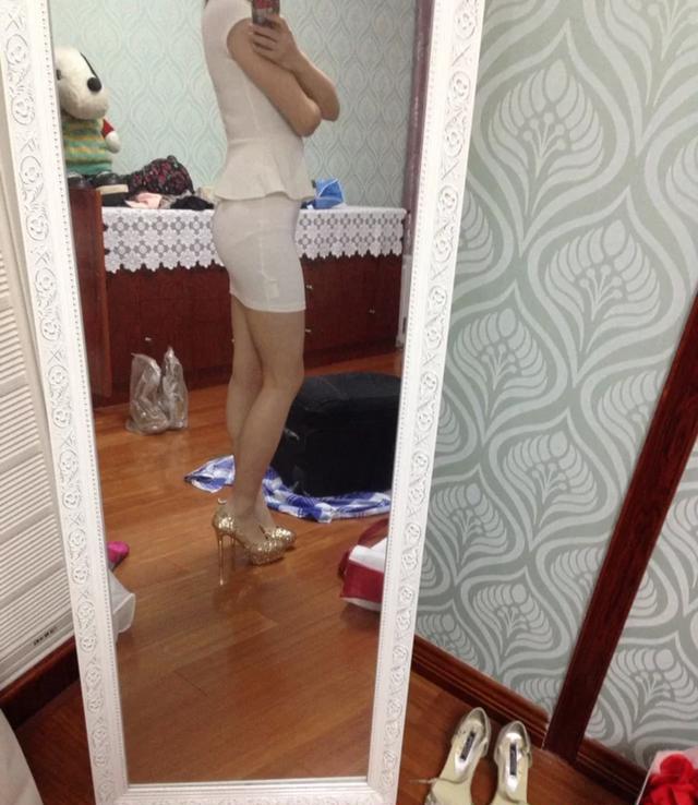 很瘦的妹子拍照的技术还不错吧