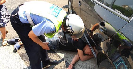“碰瓷” 有些人为什么都不敢碰豪车? 看完你就完全知道了-新浪汽车