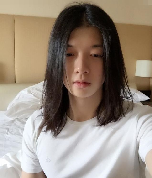 霍尊属于清秀还是娘,7张他的生活照,便. 来自白菜吉 - 微博