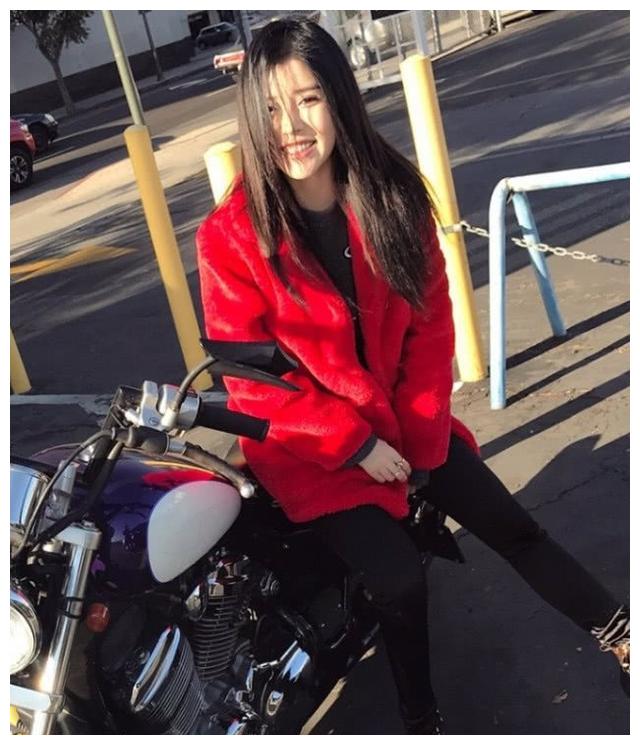 她被赌王儿子紧贴上半身网传被豪门太太封过嘴整得没网红好看