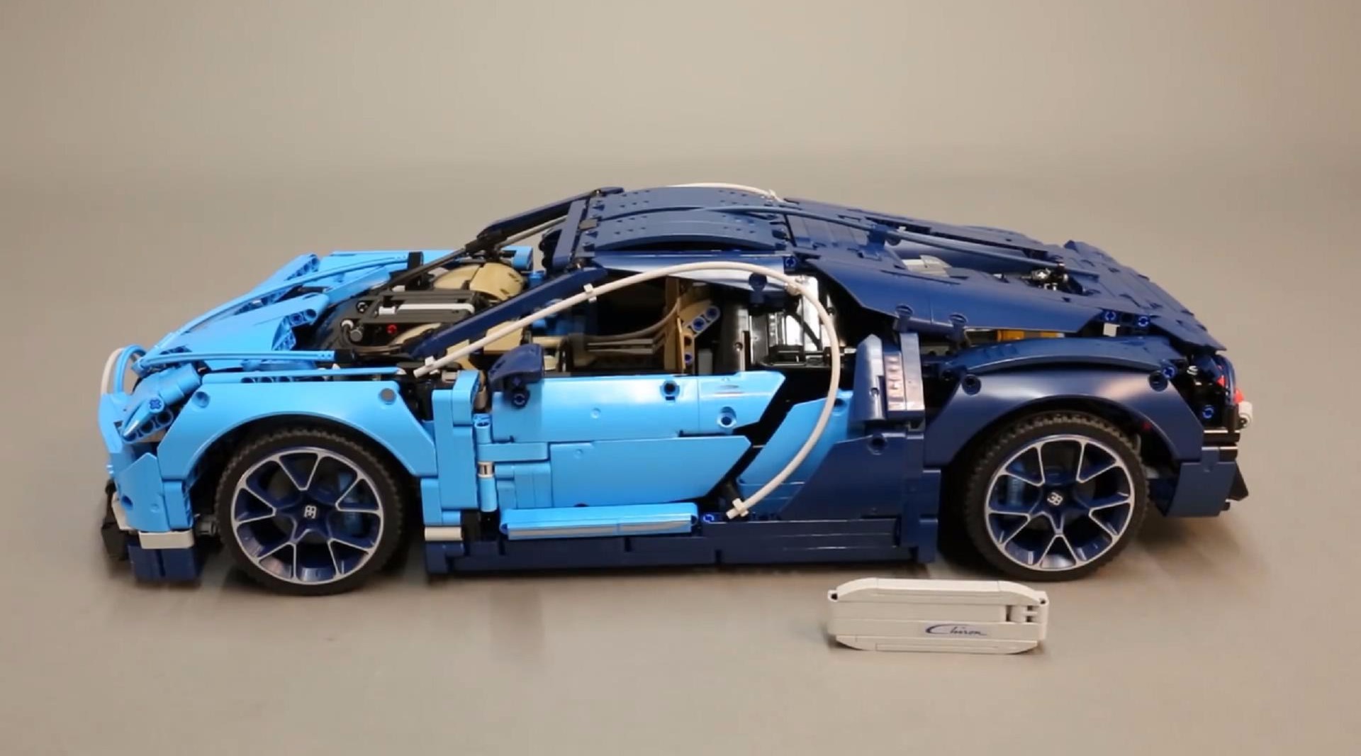 六一儿童节男人的礼物!乐高布加迪chiron已经拼装完成