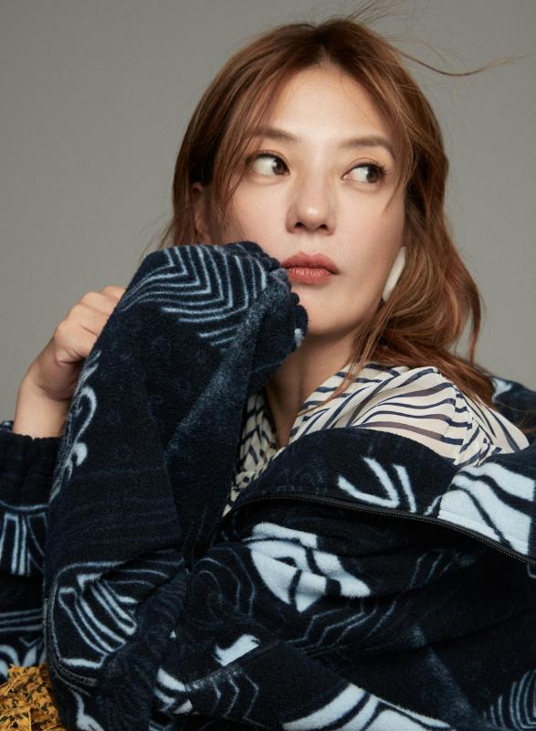 赵薇唯美旧照曝光!婴儿肥模样灵气十足,网友:美得让你认不出