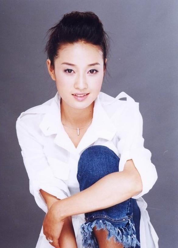 马伊琍这些青涩旧照你见过几张?网友:这张都快认不出了!