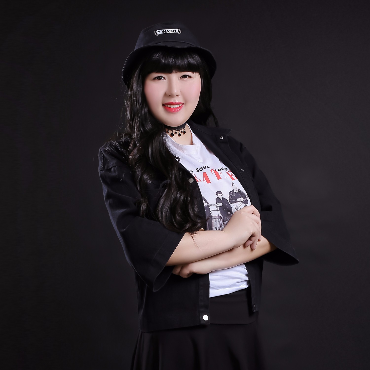 歌手宋玉双携手烟把儿乐队共同演唱《纸短情长》