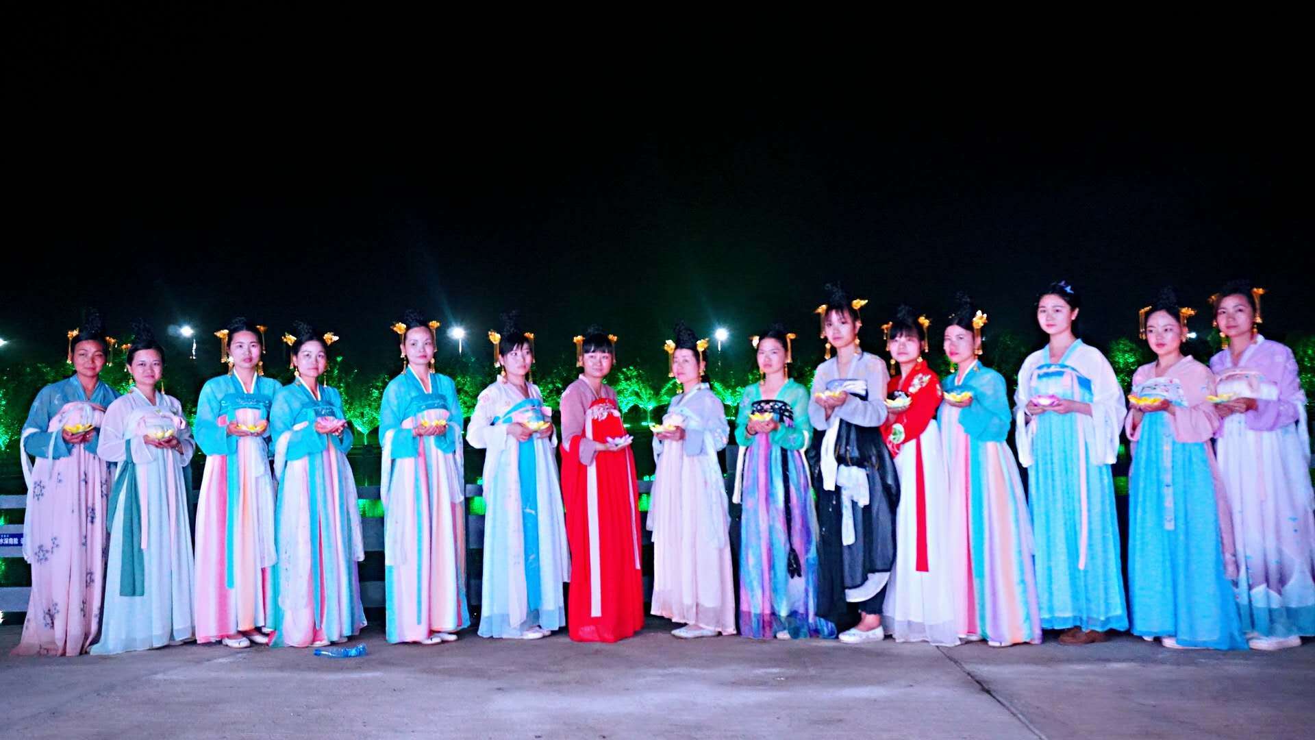 湖北鄂王城生态文化园汉服文化节盛大开幕 景人合一惊艳游人