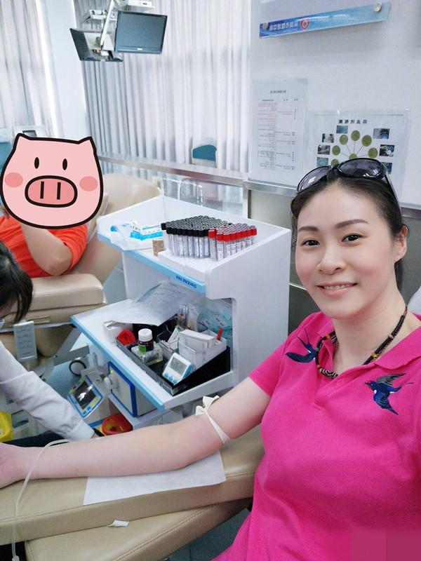 排球女神赵蕊蕊近况,皮肤白嫩身材傲人,如今37岁成为作家仍单身