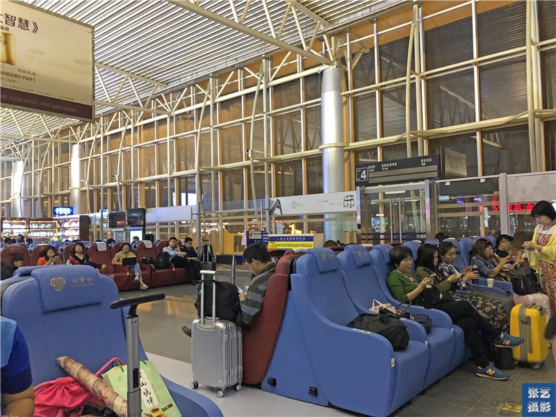 想不到中国最豪华的候机大厅原来在这里!