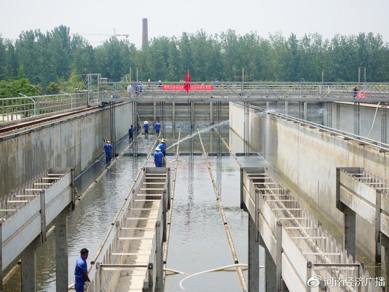 高温天郑州供水满负荷运行,自来水公司职工全力保障供应