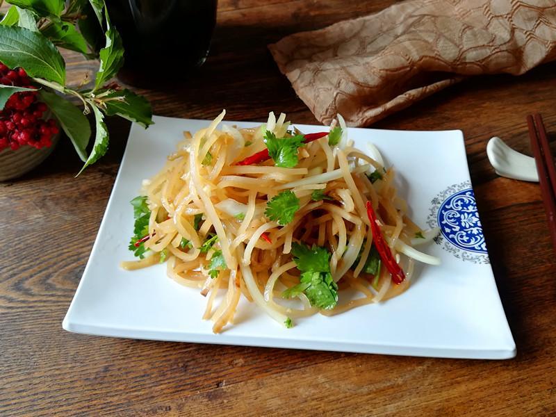 这个东北小咸菜,特别爽口开胃,配粥,下饭都适合