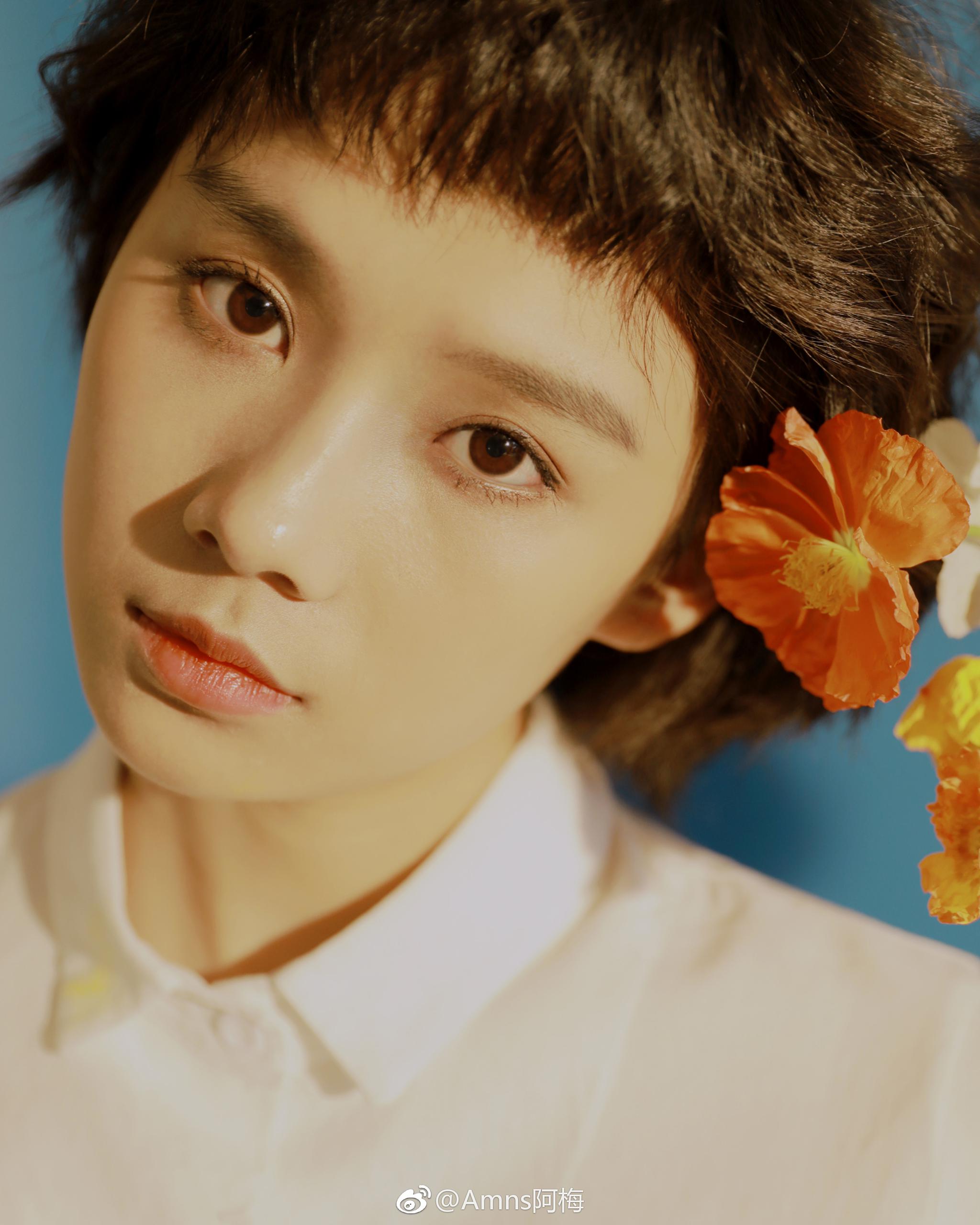 一抬眸,眼波里溢满了如诗的花意|花意|眼波|阿梅_新浪新闻