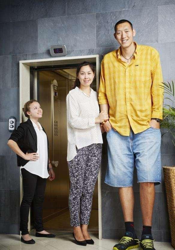 热点: 中国十大巨人, 姚明未上榜?