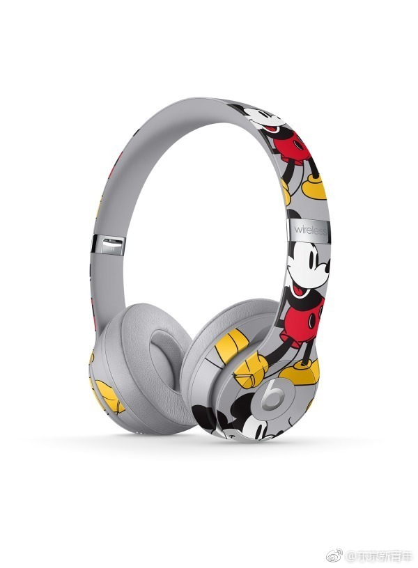 beats by dr.dre是纪念米老鼠90周年特殊设计的耳机