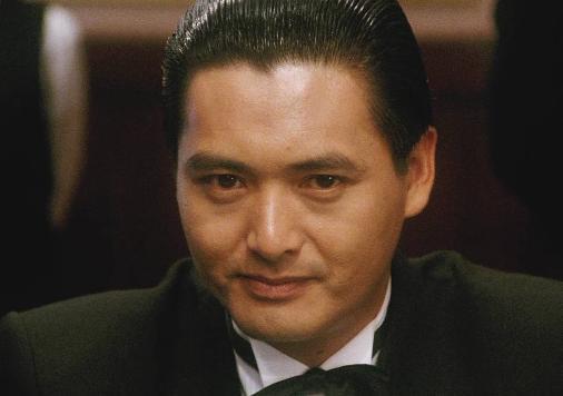 56亿家产全部捐出,终生不与成龙合作,有6辆豪车却从不炫富