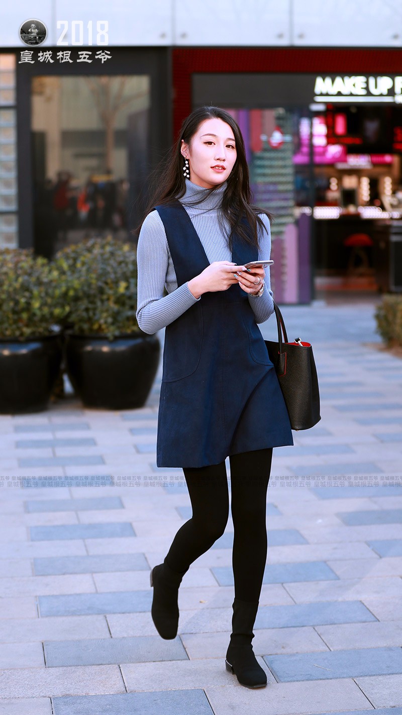 街拍:时尚潮人们,个个都有自己的穿衣之道