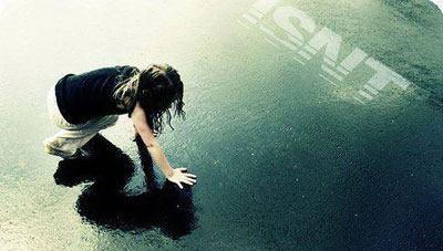 淡淡的忧伤的句子那一刹那心莫名的疼