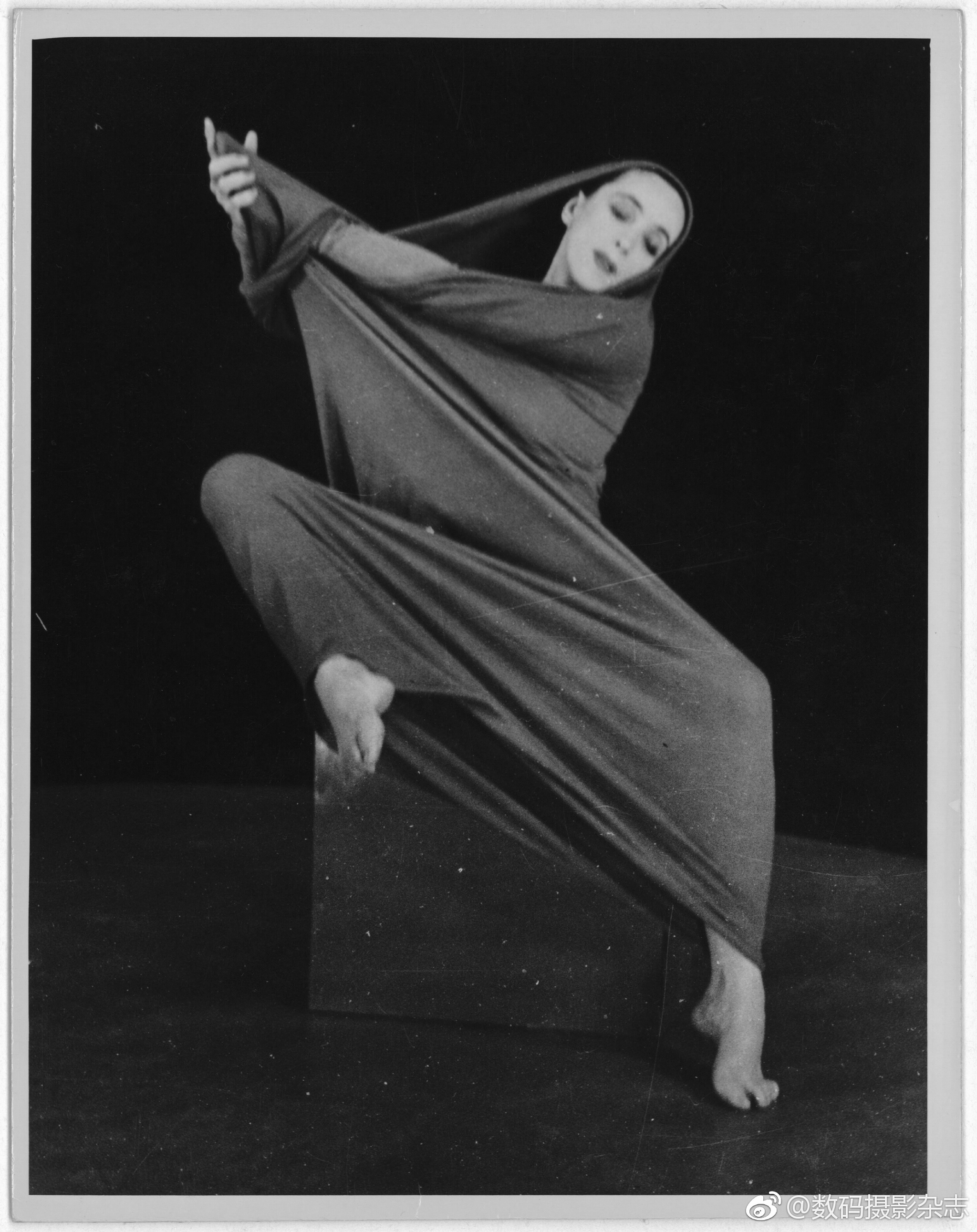 玛莎·葛兰姆是美国著名的舞蹈家和编舞,也是现代舞蹈史上最早的探索