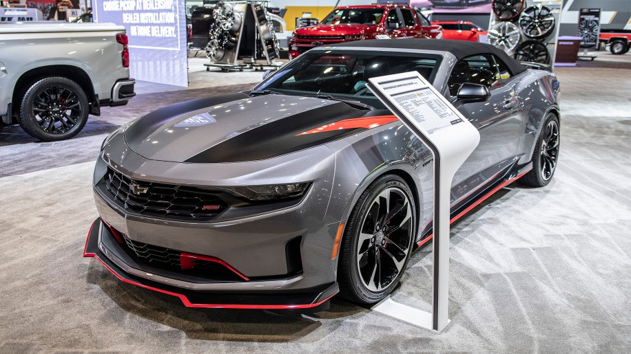 全新科迈罗rs软顶敞篷版,激进与灵活的肌肉男