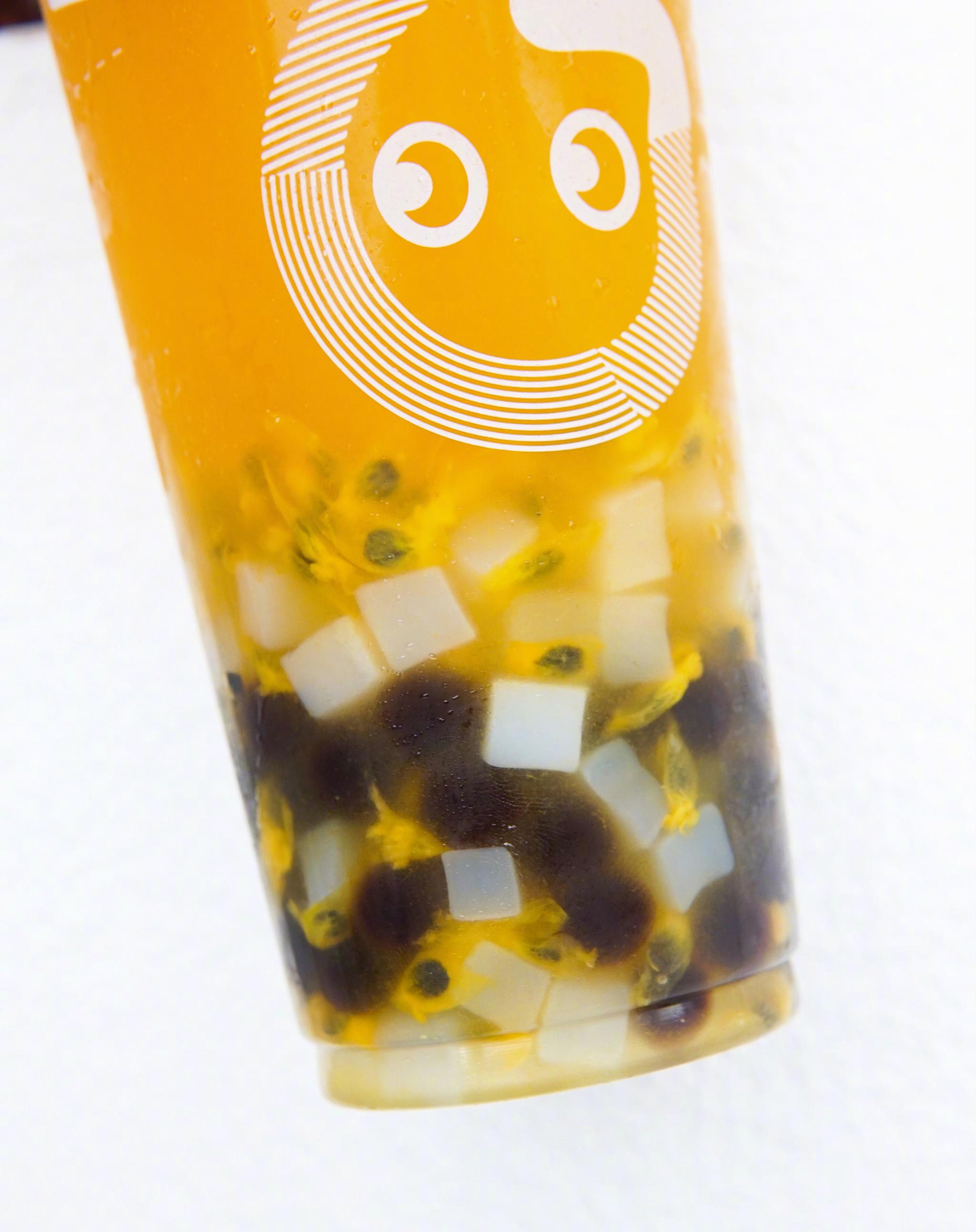 百香果饮品测评来啦!本肥宅喝了八家饮品店一共9款百香果饮品