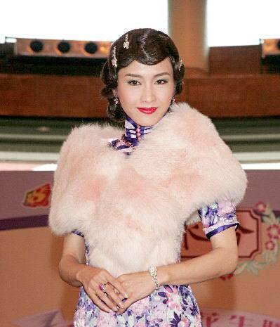 又被一部老剧的旗袍装圈粉了,《胭脂水粉》中黎姿穿旗袍太美了!