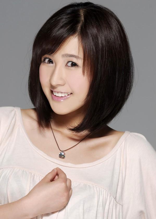 19岁与周润发搭戏,22岁入驻杜莎夫人蜡像馆,出道至今不温不火