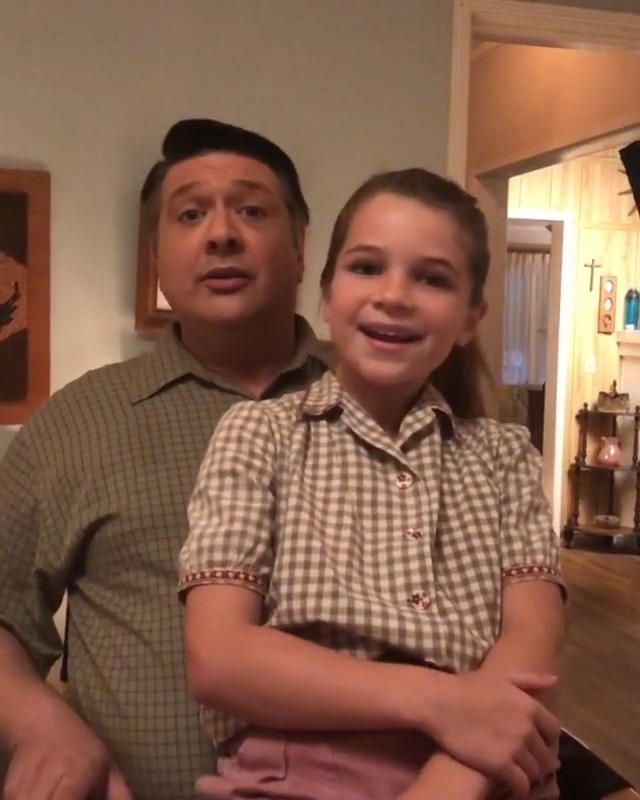 《少年谢尔顿》小missy和爸爸父女搭档预告!明天播出第2集!